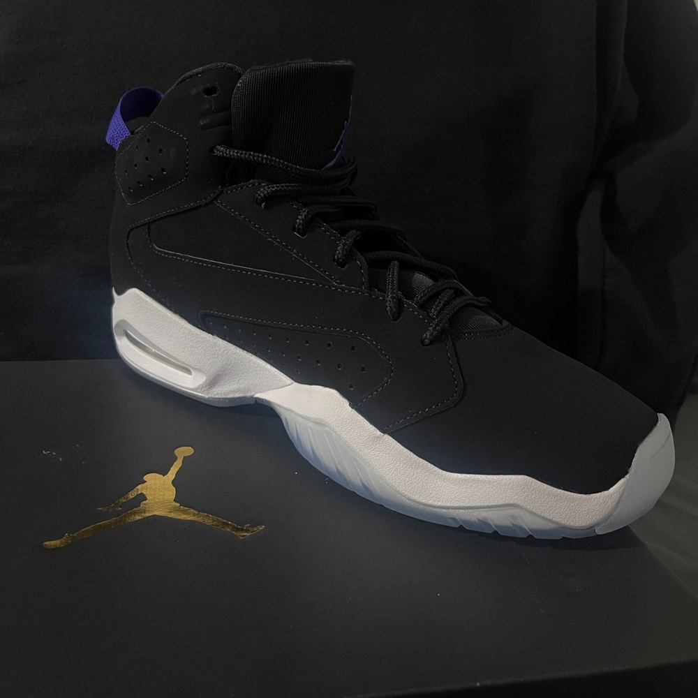 Jordan Lift Off in size 9 in men and in color “Black Concord”